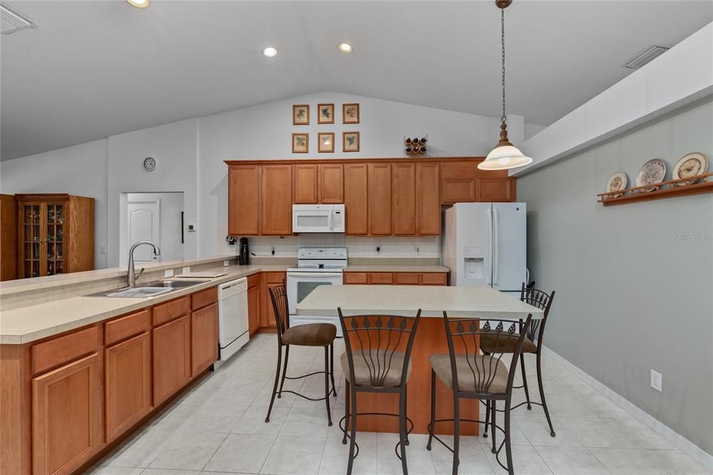 For Sale: $475,000 (4 beds, 2 baths, 2106 Square Feet)