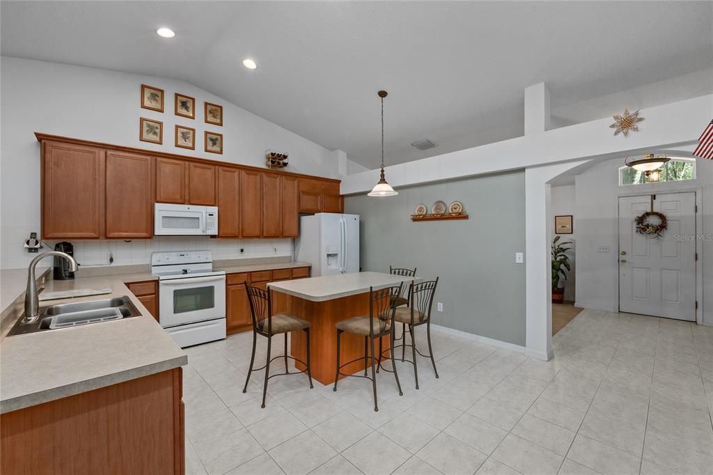 For Sale: $475,000 (4 beds, 2 baths, 2106 Square Feet)