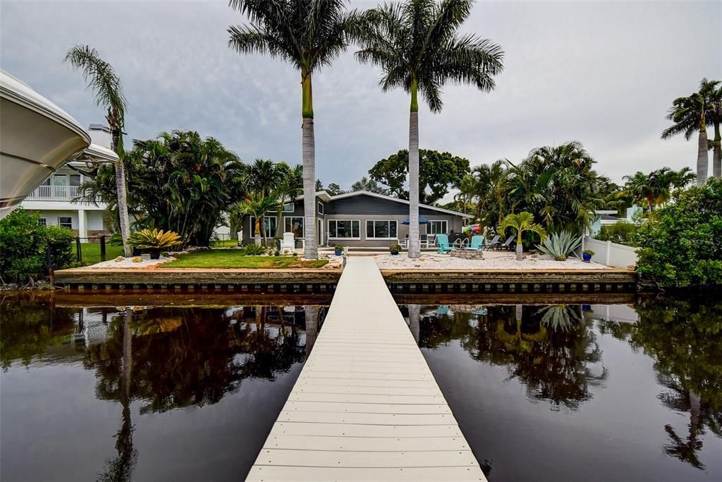 For Sale: $1,399,999 (3 beds, 2 baths, 2300 Square Feet)