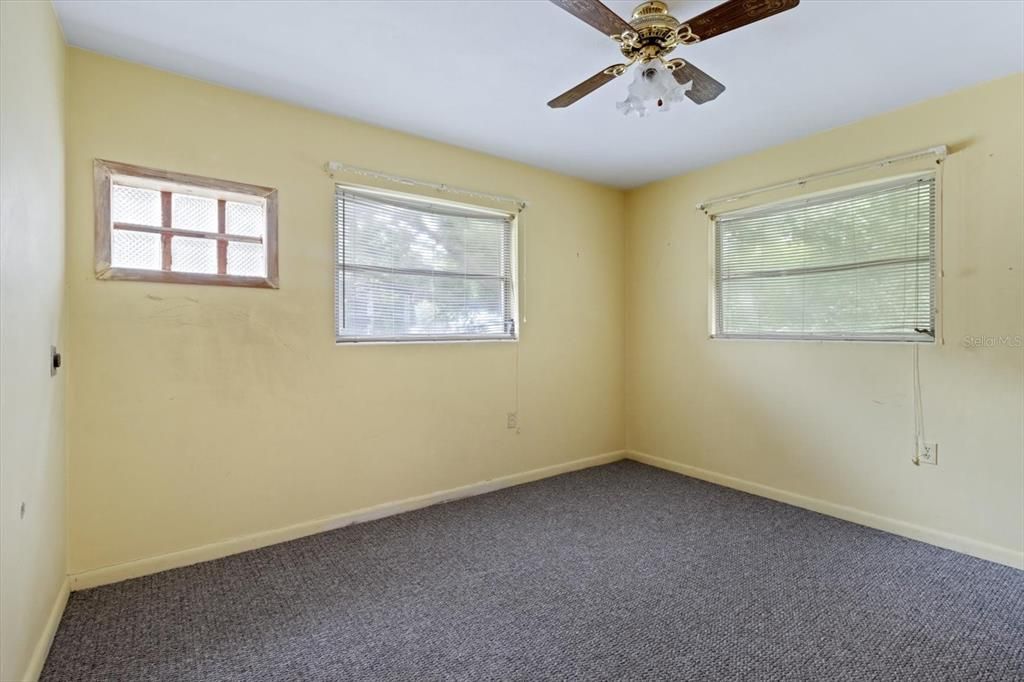 For Sale: $159,000 (2 beds, 1 baths, 1112 Square Feet)