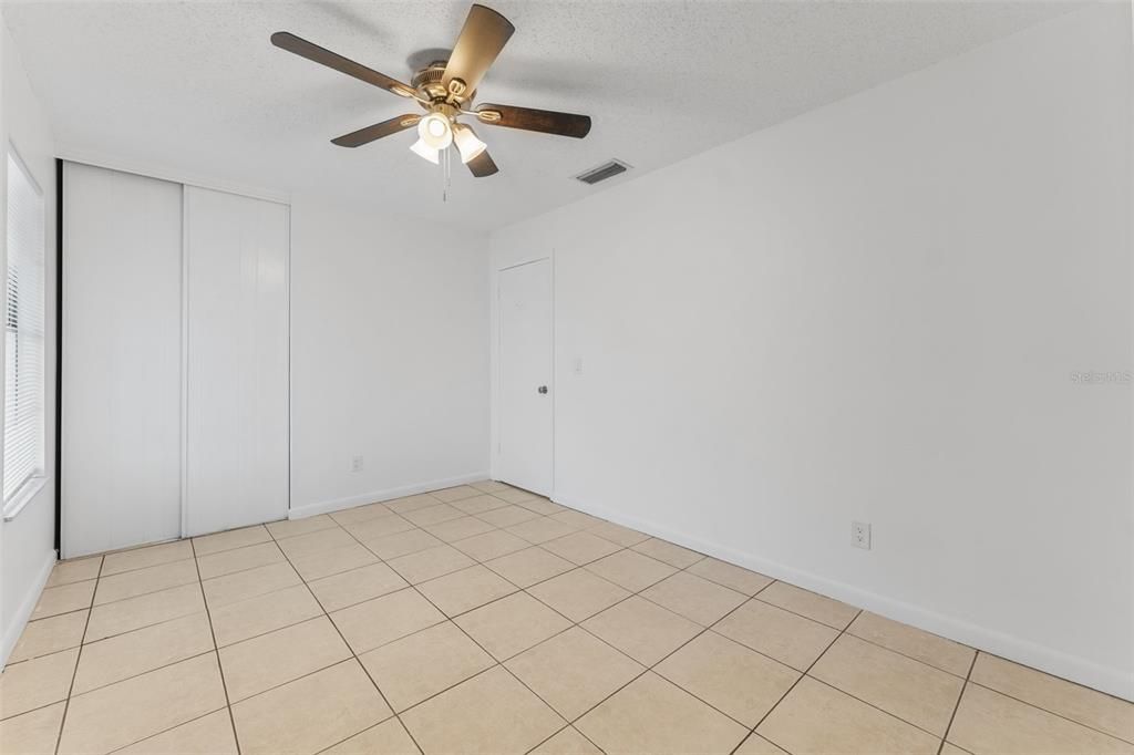 For Sale: $229,900 (2 beds, 1 baths, 1056 Square Feet)