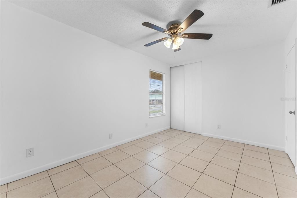 For Sale: $229,900 (2 beds, 1 baths, 1056 Square Feet)