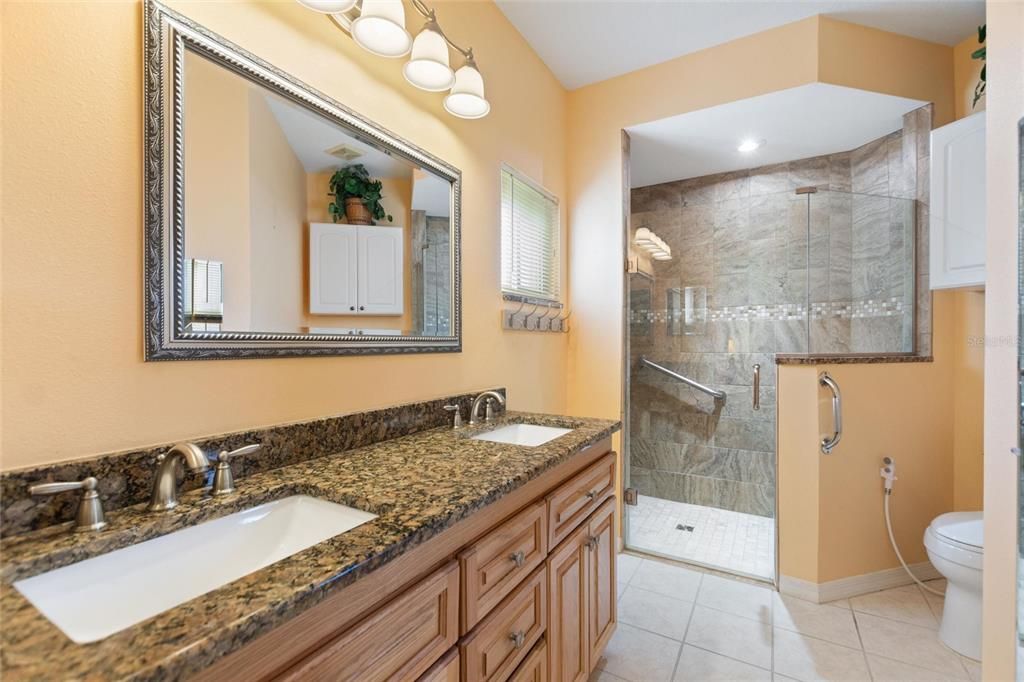 Под контрактом: $259,900 (2 спален, 2 ванн, 2013 Квадратных фут)