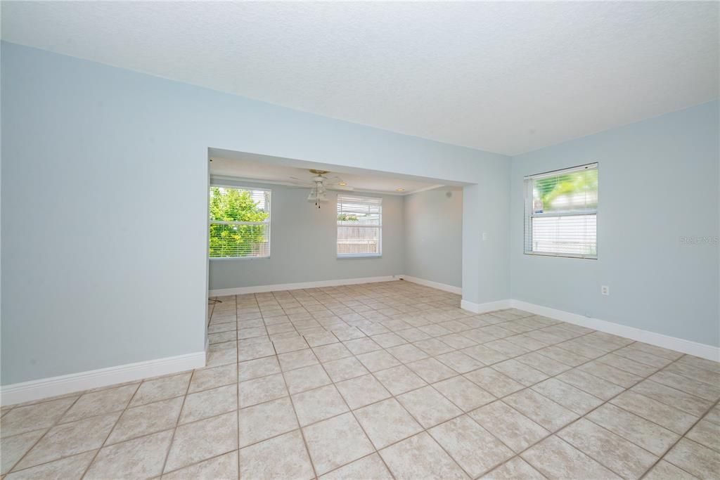 For Rent: $2,500 (2 beds, 1 baths, 1196 Square Feet)