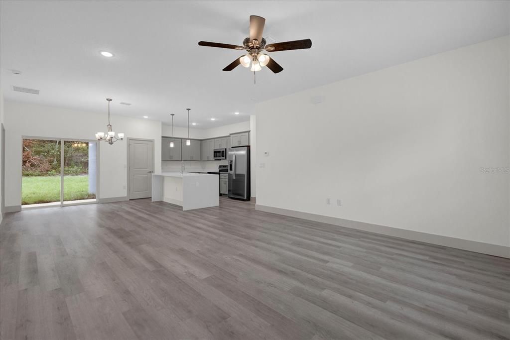 Active With Contract: $307,000 (4 beds, 2 baths, 1679 Square Feet)