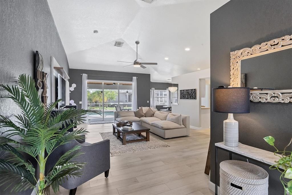 Active With Contract: $499,000 (3 beds, 2 baths, 1848 Square Feet)