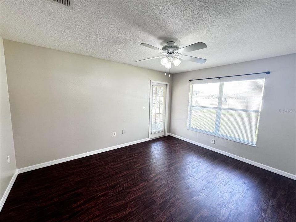 For Rent: $2,195 (4 beds, 2 baths, 1629 Square Feet)