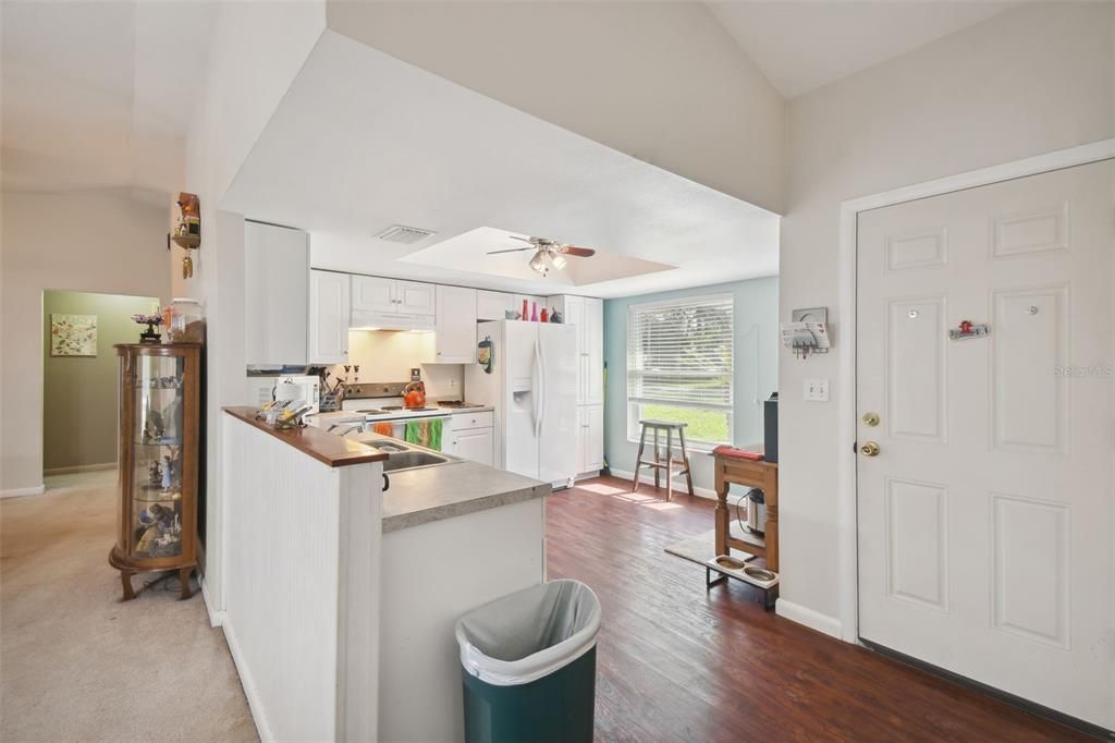 For Sale: $280,000 (3 beds, 2 baths, 1474 Square Feet)