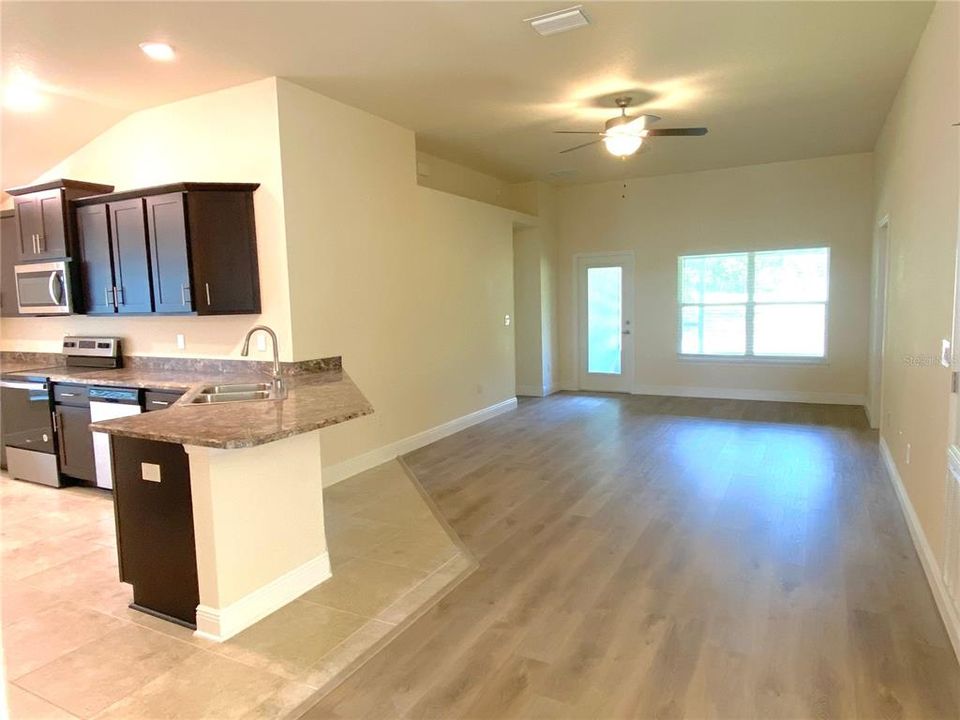 Active With Contract: $289,900 (4 beds, 2 baths, 1826 Square Feet)