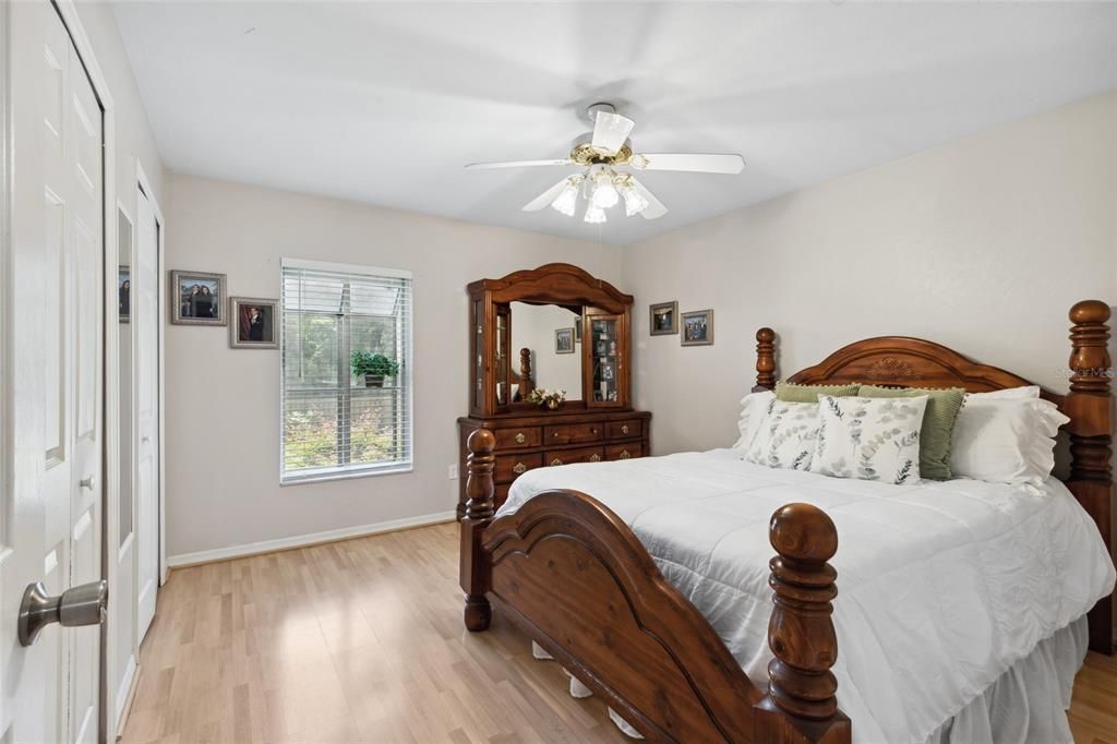 Active With Contract: $334,900 (3 beds, 2 baths, 1567 Square Feet)