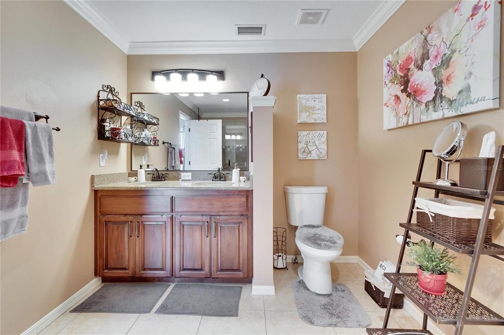 Master bathroom with dual sinks!