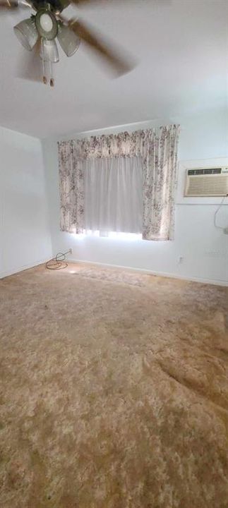 Active With Contract: $120,000 (3 beds, 1 baths, 822 Square Feet)