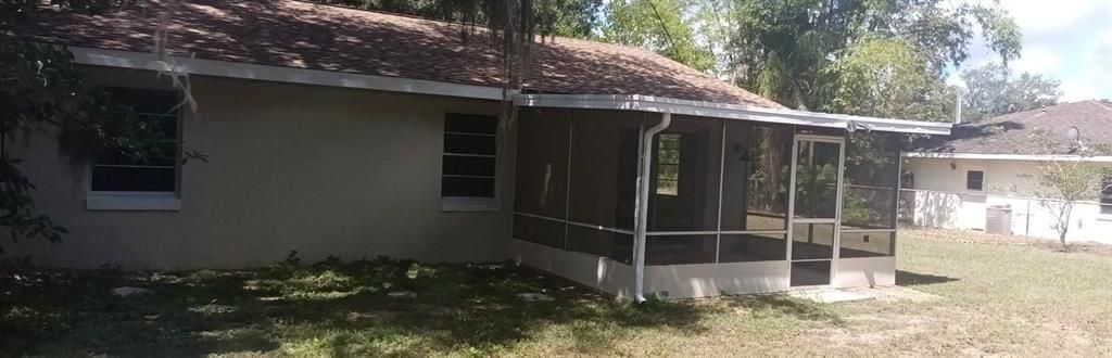 Screened-In Patio