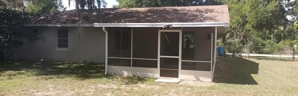 Screened-In Patio