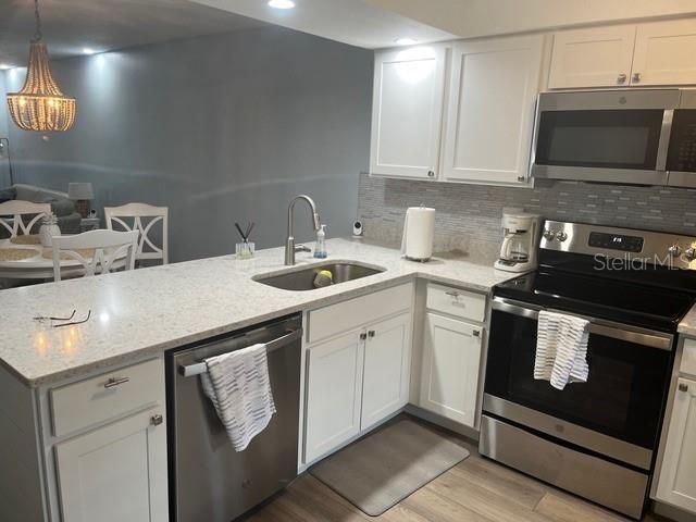 For Rent: $3,300 (2 beds, 2 baths, 983 Square Feet)