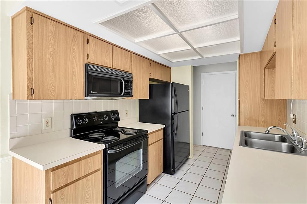 For Sale: $224,900 (2 beds, 2 baths, 1340 Square Feet)