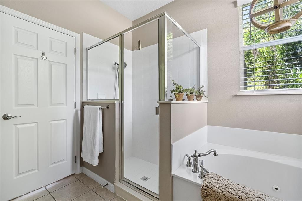 Active With Contract: $496,000 (3 beds, 2 baths, 1844 Square Feet)