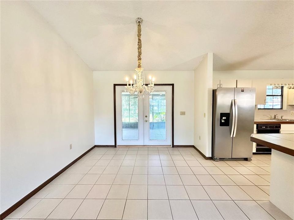 For Sale: $250,000 (2 beds, 2 baths, 1256 Square Feet)