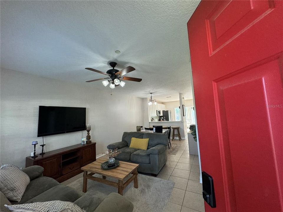 Active With Contract: $2,200 (2 beds, 1 baths, 1105 Square Feet)