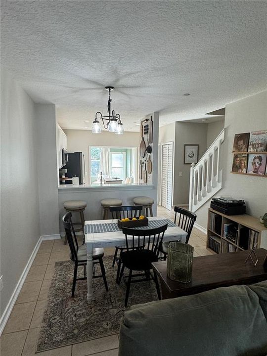 Active With Contract: $2,200 (2 beds, 1 baths, 1105 Square Feet)