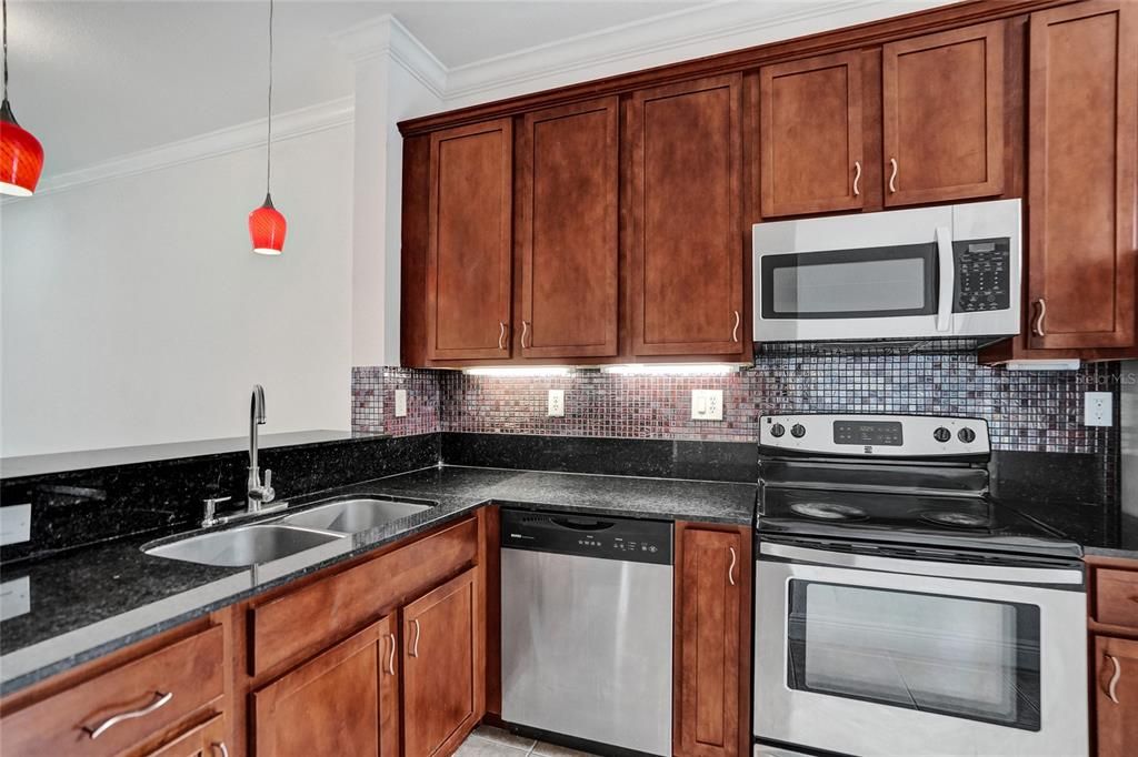 For Sale: $335,000 (2 beds, 2 baths, 1503 Square Feet)