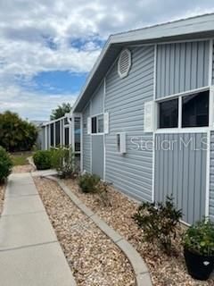 For Rent: $1,850 (2 beds, 2 baths, 1070 Square Feet)