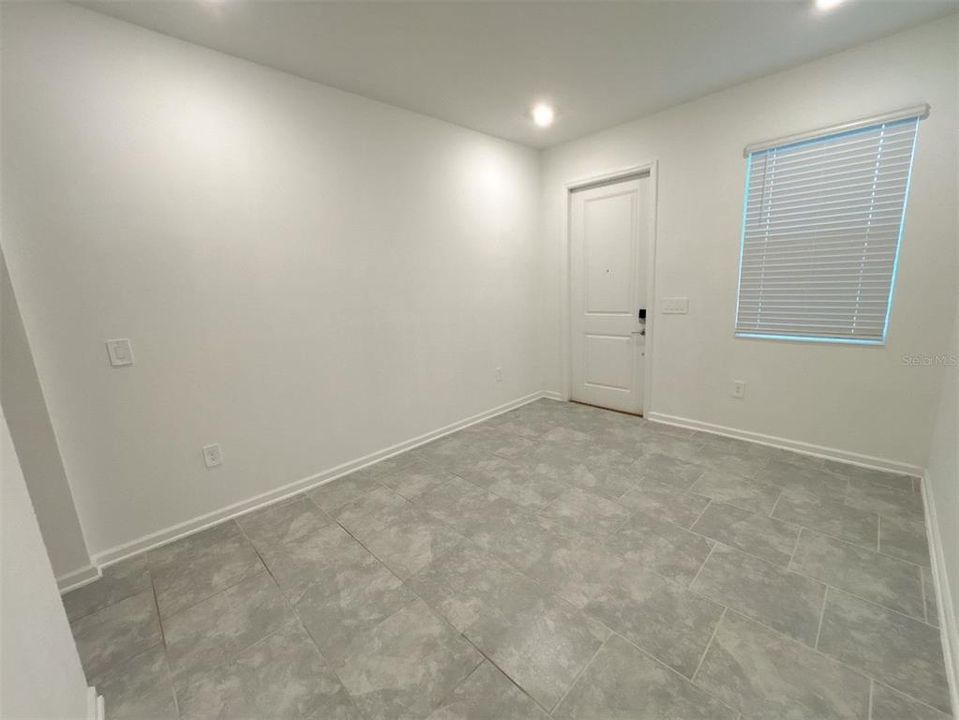 For Rent: $2,250 (3 beds, 2 baths, 1674 Square Feet)