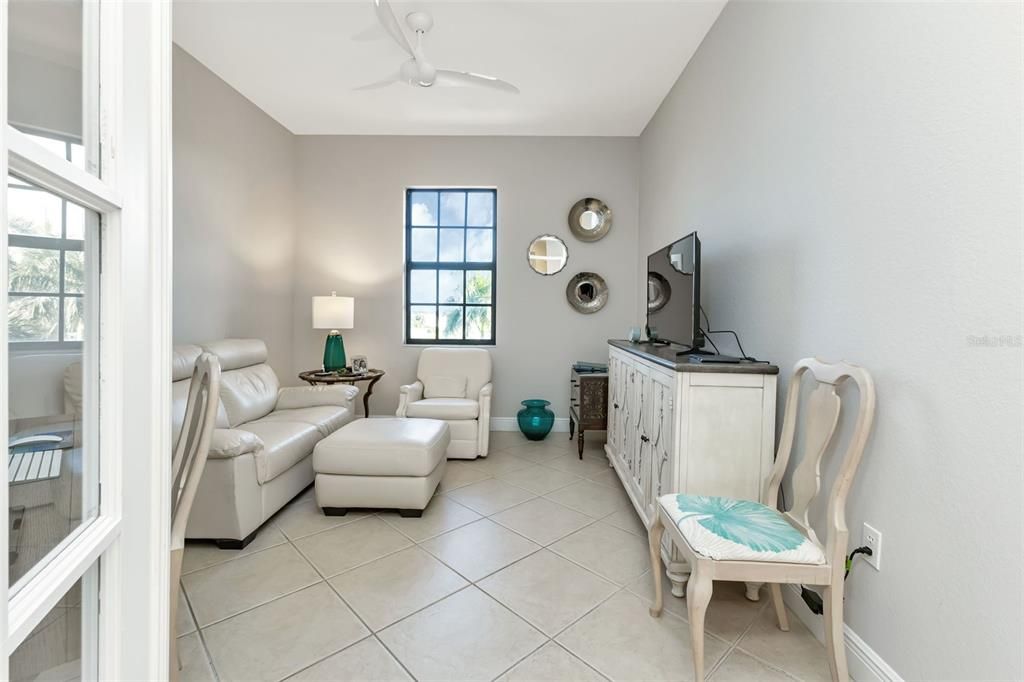 For Sale: $420,000 (2 beds, 2 baths, 1852 Square Feet)