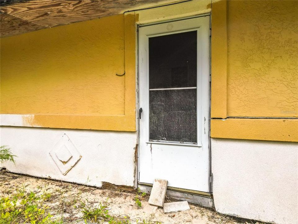 For Sale: $119,500 (4 beds, 3 baths, 2416 Square Feet)