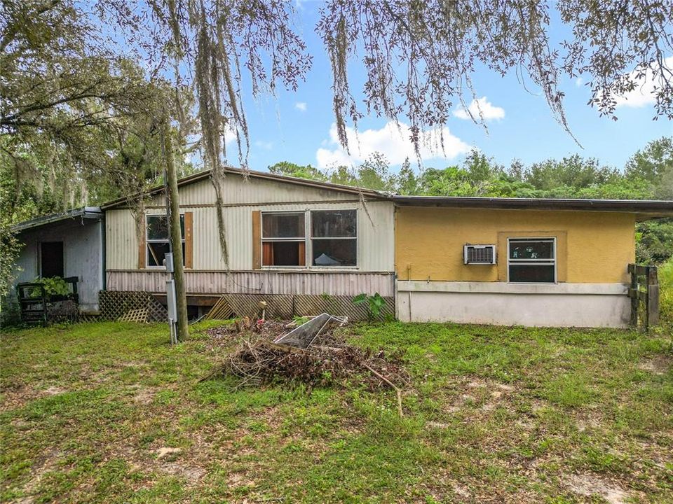 For Sale: $119,500 (4 beds, 3 baths, 2416 Square Feet)