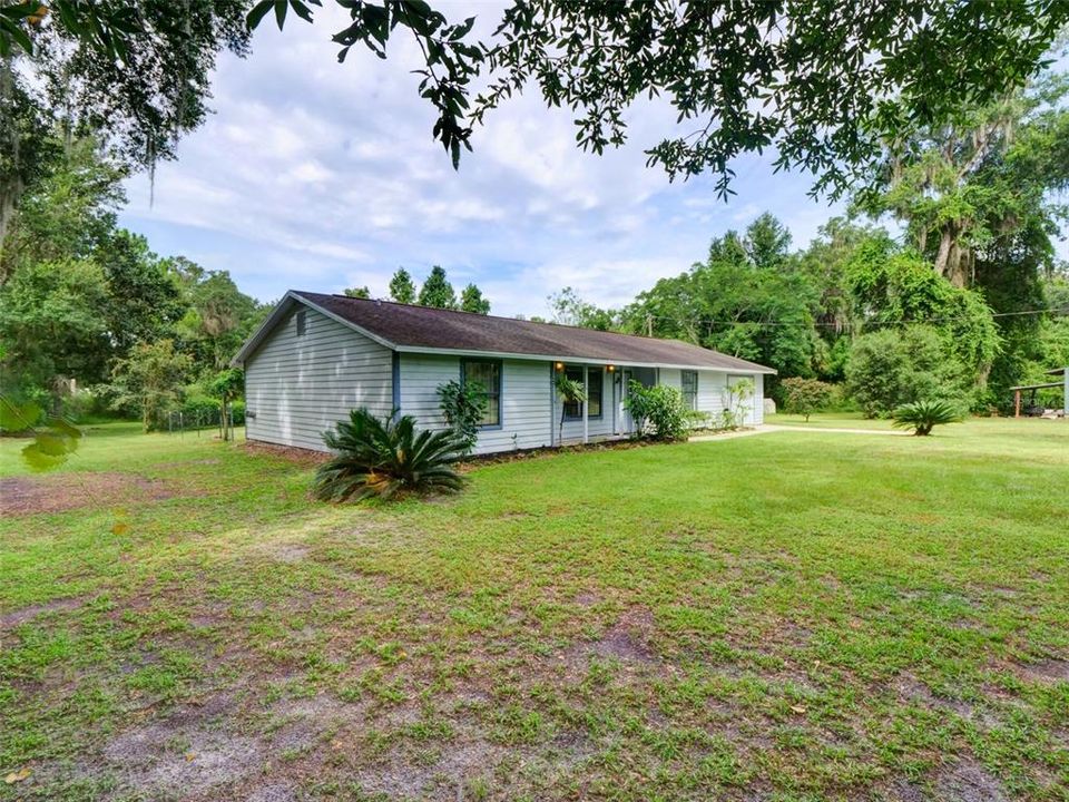 For Sale: $315,000 (3 beds, 2 baths, 1446 Square Feet)