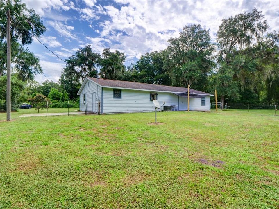 For Sale: $315,000 (3 beds, 2 baths, 1446 Square Feet)