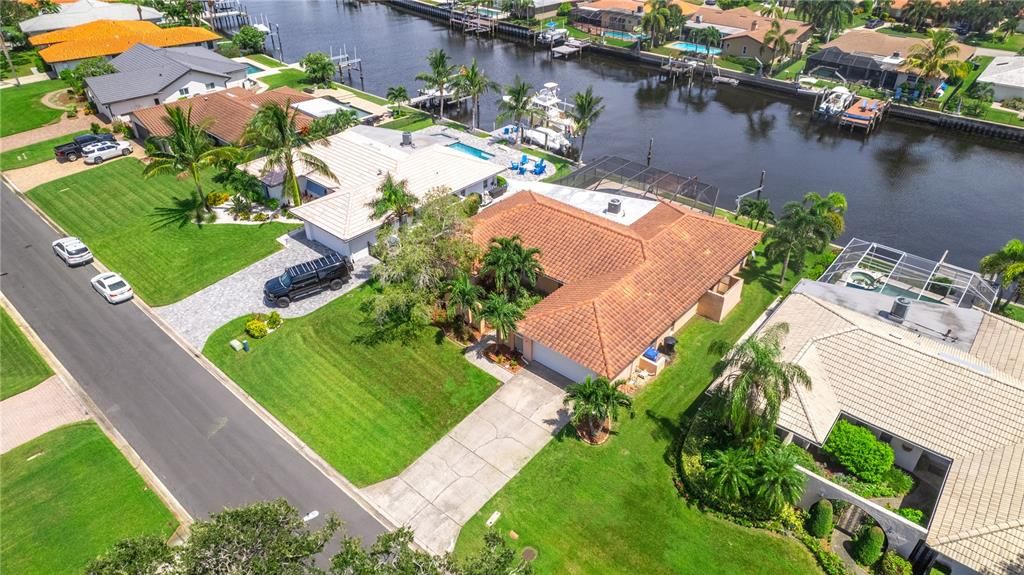 For Sale: $1,399,000 (4 beds, 2 baths, 2174 Square Feet)