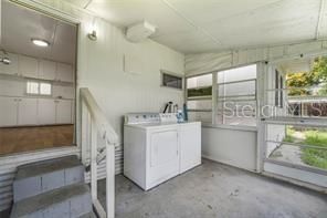 Active With Contract: $1,600 (2 beds, 1 baths, 855 Square Feet)