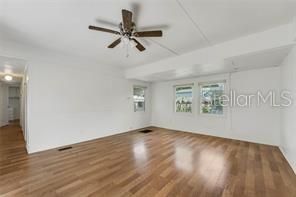 Active With Contract: $1,600 (2 beds, 1 baths, 855 Square Feet)