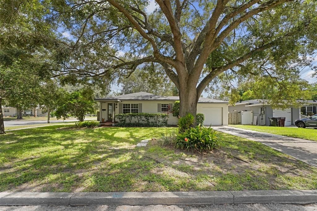 Active With Contract: $459,900 (3 beds, 2 baths, 1336 Square Feet)