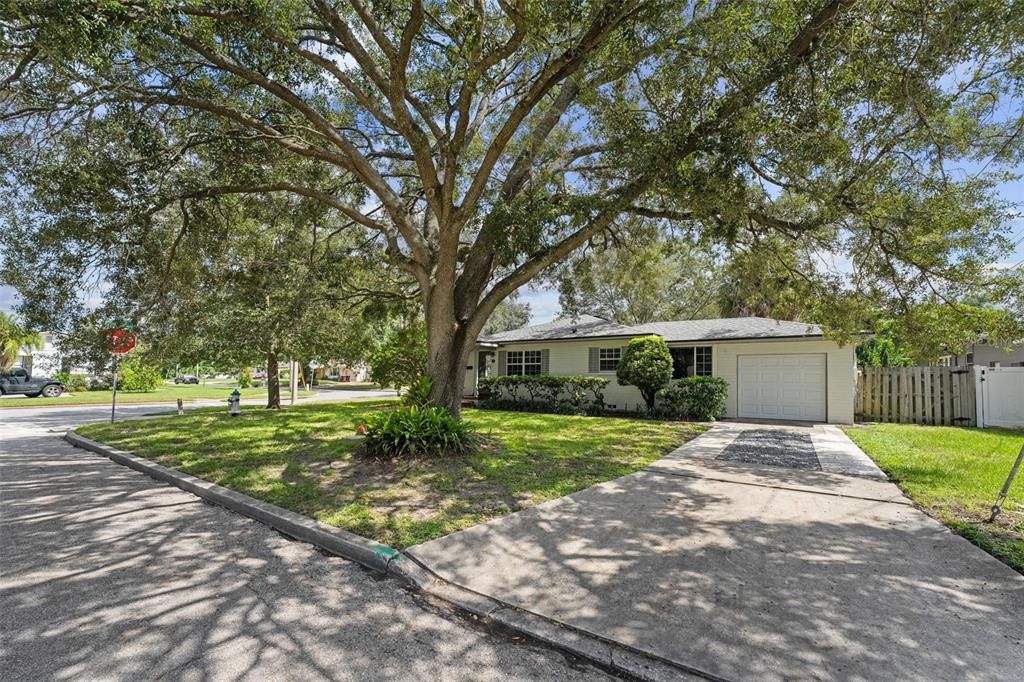 Active With Contract: $459,900 (3 beds, 2 baths, 1336 Square Feet)