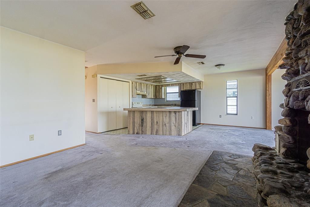 Active With Contract: $399,000 (3 beds, 2 baths, 1092 Square Feet)