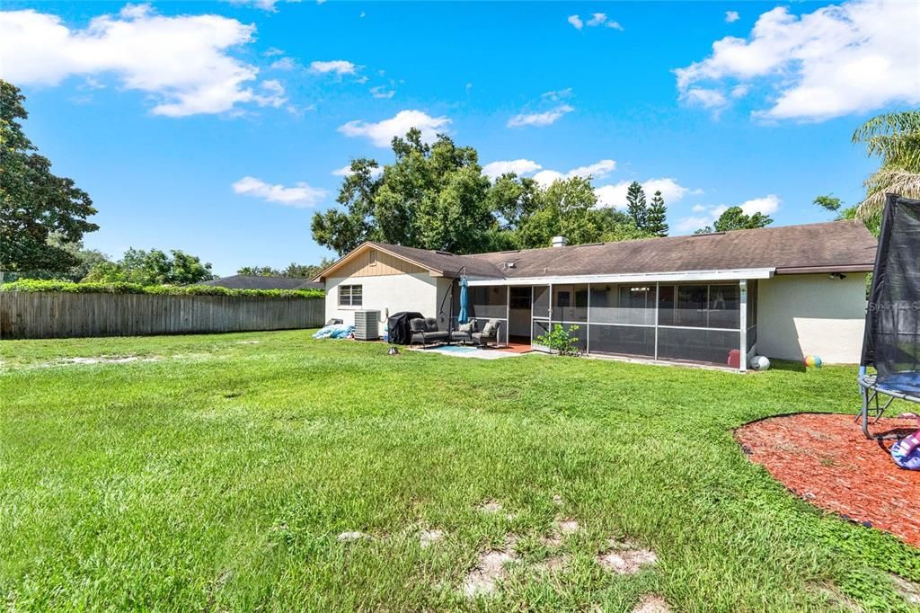 Active With Contract: $499,000 (4 beds, 2 baths, 1943 Square Feet)