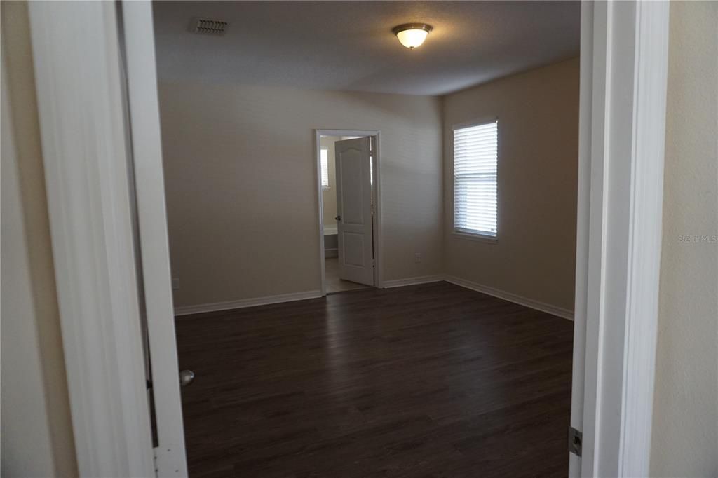 For Rent: $2,200 (3 beds, 2 baths, 1758 Square Feet)