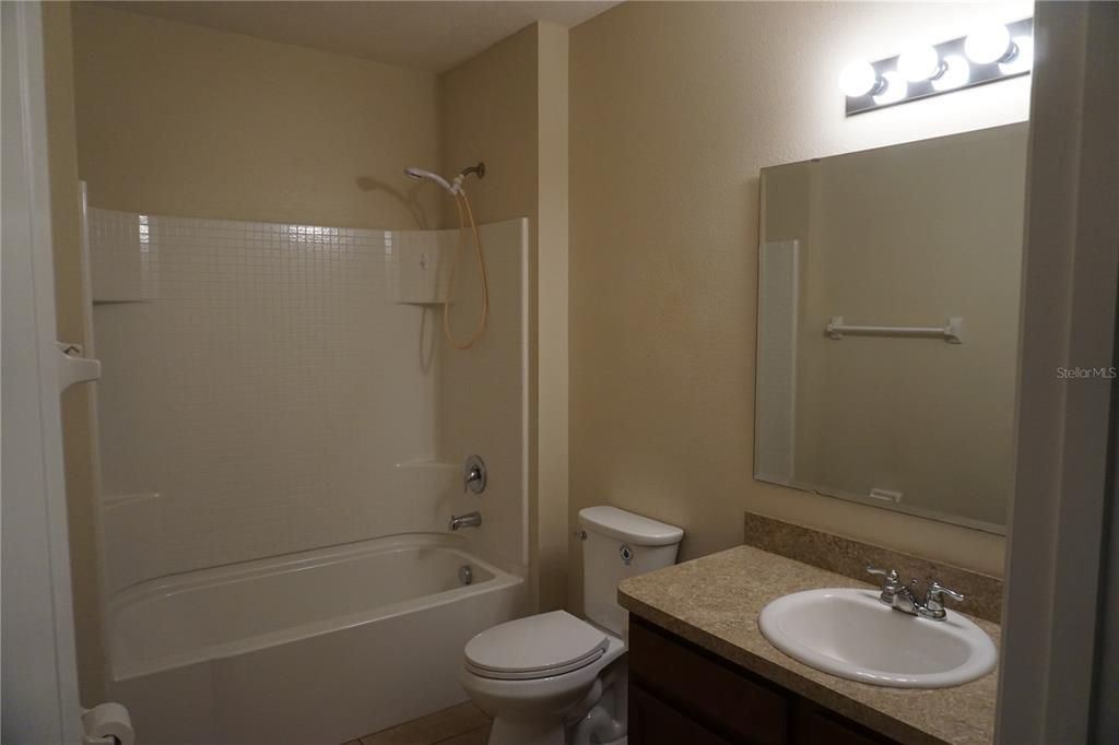 For Rent: $2,200 (3 beds, 2 baths, 1758 Square Feet)