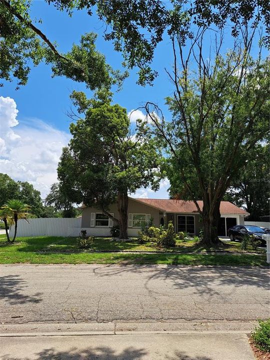 Active With Contract: $499,900 (5 beds, 2 baths, 1576 Square Feet)