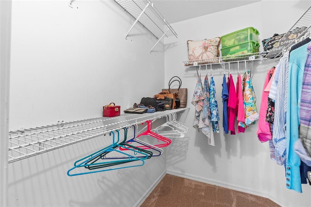 MASTER WALK-IN CLOSET