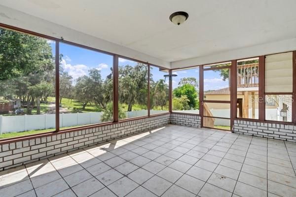 Rear screened in porch