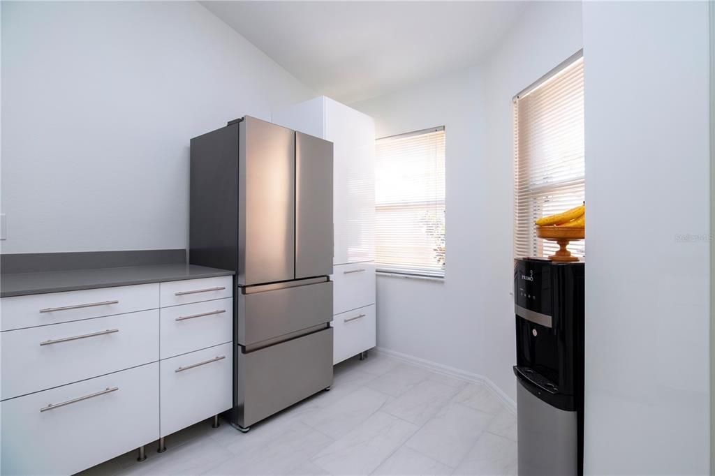 For Sale: $419,000 (2 beds, 2 baths, 1090 Square Feet)