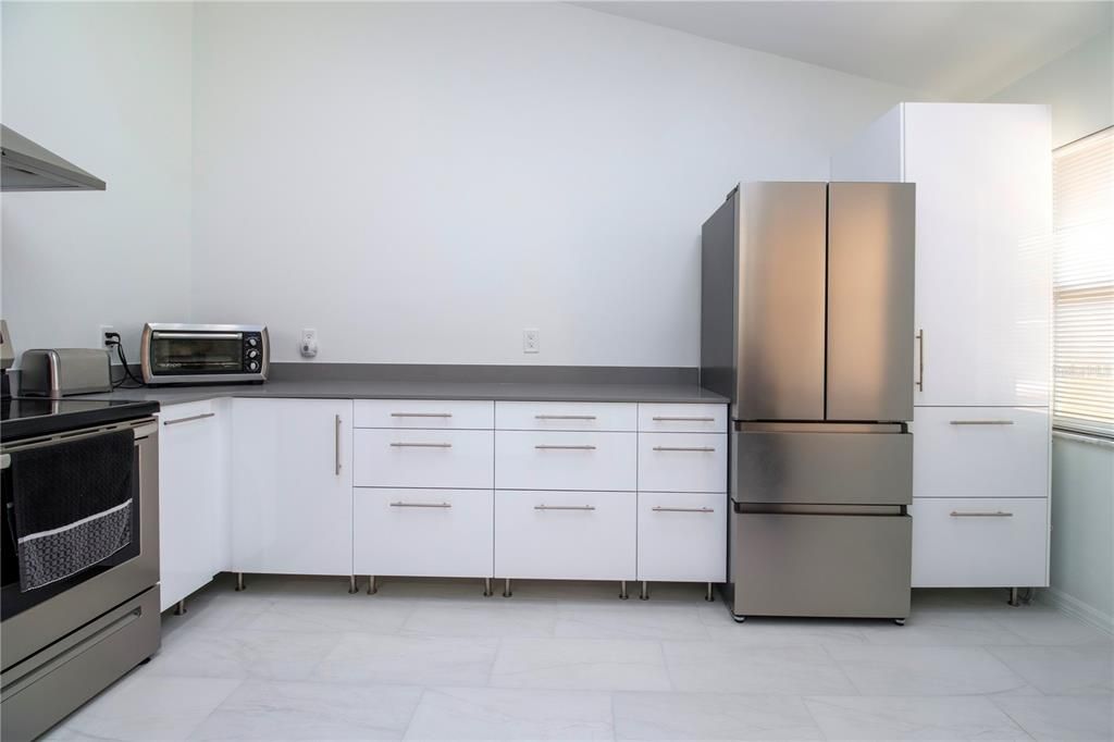 For Sale: $419,000 (2 beds, 2 baths, 1090 Square Feet)