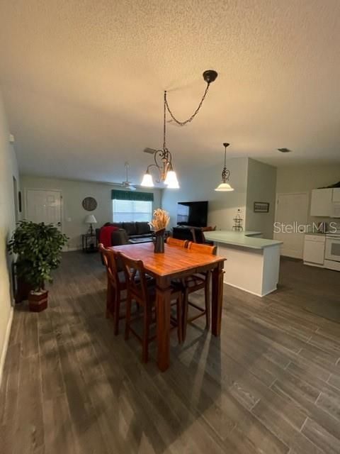 For Rent: $2,300 (2 beds, 2 baths, 1148 Square Feet)