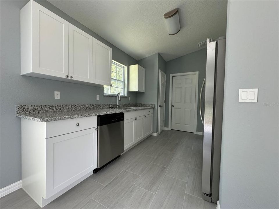 Active With Contract: $232,900 (3 beds, 2 baths, 1232 Square Feet)