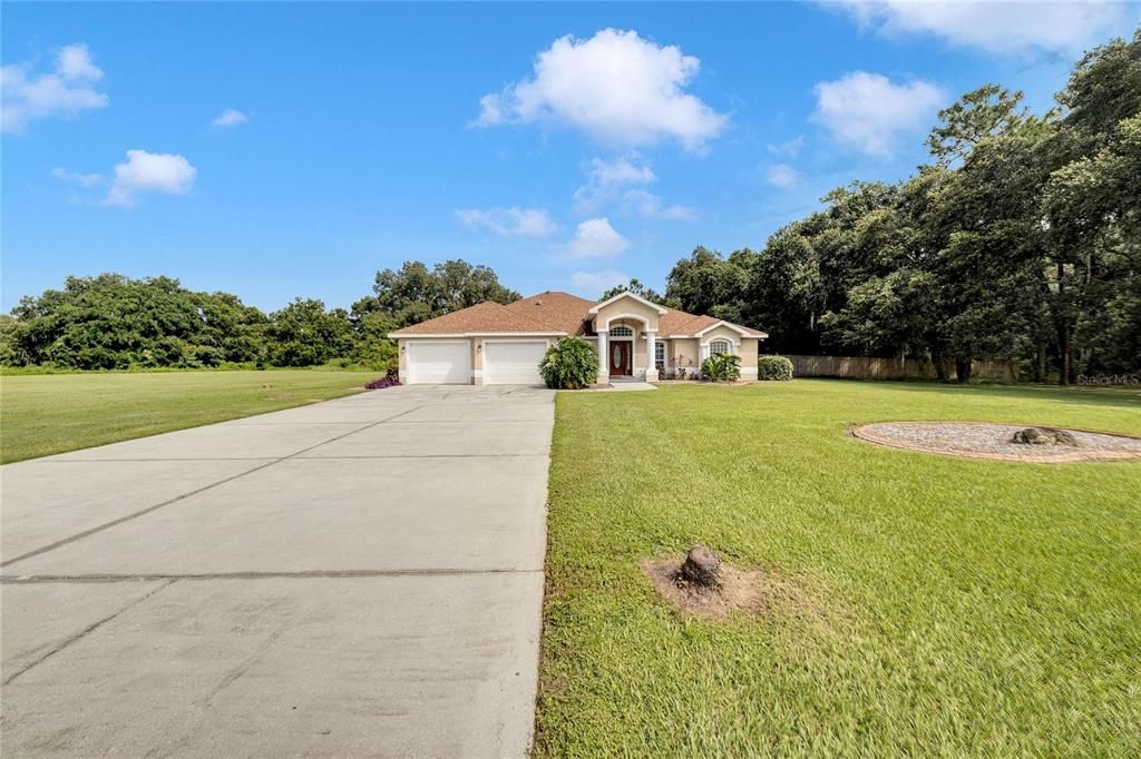 For Sale: $749,000 (3 beds, 2 baths, 2291 Square Feet)