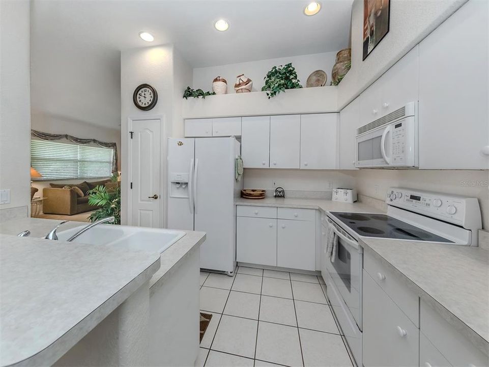 For Sale: $319,000 (2 beds, 2 baths, 1457 Square Feet)